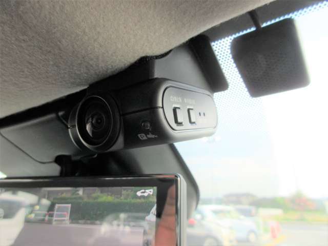 前後ドライブレコーダーも装着済みですので安心ですね