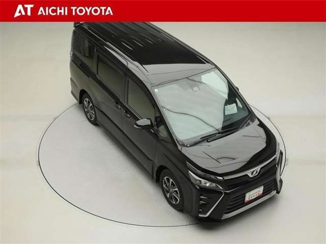 両側パワースライドドア付きだから、狭い駐車スペースなどでの乗り降りラクラク♪小さなお子さまのいるご家庭には嬉しい装備です。