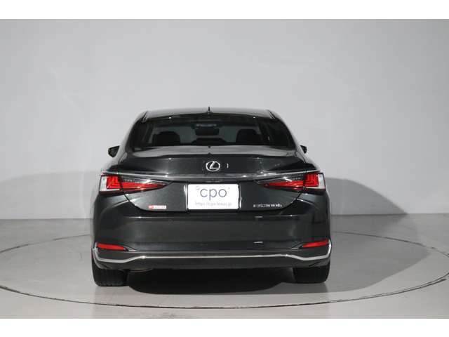 レクサスは内装のデザイン、材質等にまで拘っています。是非一度実車をご覧ください！