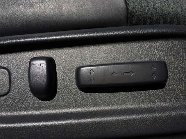 運転席パワーシート！