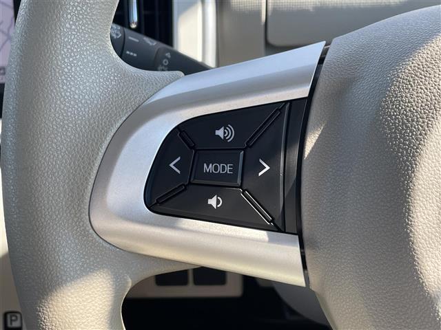 【運転席操作部】『運転席周辺の装備』の画像になります。快適なドライブを楽しむための機能が装備されています！運転席から触れるので使いやすいです！