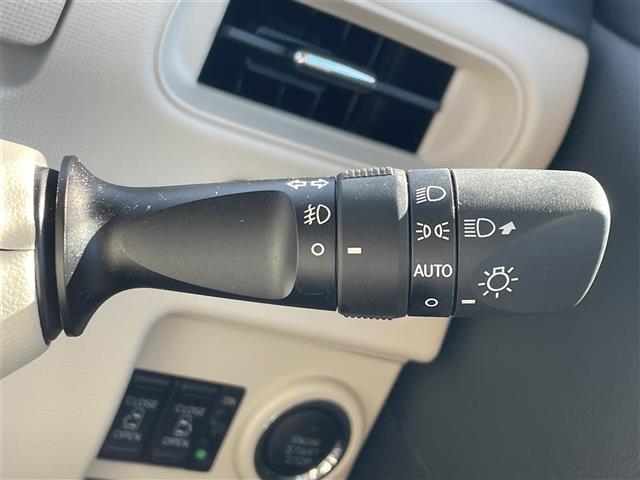 【運転席操作部】『運転席周辺の装備』の画像になります。快適なドライブを楽しむための機能が装備されています！運転席から触れるので使いやすいです！