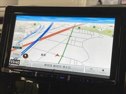 【純正ナビ】一体感のあるナビは、高級感ある車内を演出してくれます。Bluetooth再生などオーディオ機能も充実しておりますので、運転もより楽しめます♪