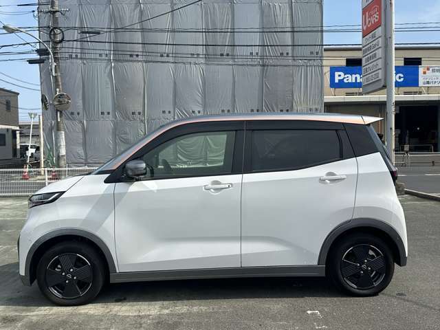 ハッチバックをあけると荷物を積めるスペースが♪