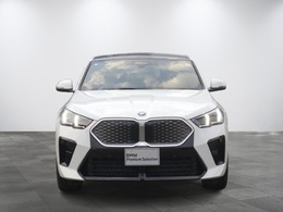 BMWのまさに「顔」ともいえる「キドニー・グリル」は、他の追随を許さない存在感を誇り、「キドニー・グリル」を見かけただけでBMWの風格を感じさせます！！