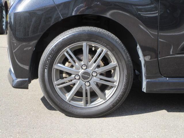 実車はアルミホイール組みの夏用タイヤを装着しています。