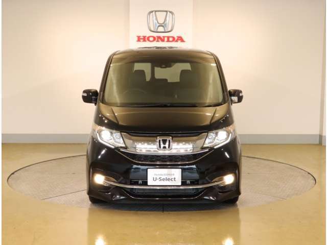 「自動車保険」と「あんしん特典」がひとつになったHondaのお店ならではの保険プランです。お客様のカーライフにより一層の安心をプラスします。
