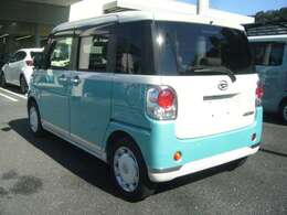 ダ-クガラス装備で後席は眩しい日差しを和らげれくれます