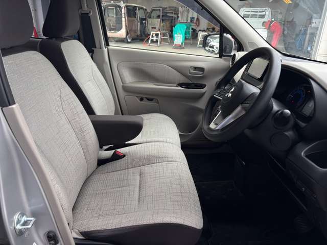 【充実した保証と質の高い整備】中古車は納車前の質の高い整備とメンテナンスが非常に重要です。幅広い保証はもちろん「新車感覚でお乗りいただける」よう、研修をうけた質の高い整備を納車前に実施しています☆