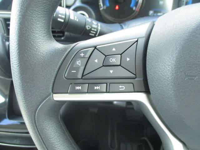 最先端の設備で茨城日産自慢のテクニカルスタッフが責任を持って点検整備します。