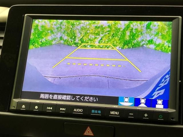 WECARSの展示場では実際に見て、触ってお車をお選びいただけます！知識の豊富な営業スタッフが様々なカーライフをご提案いたします！