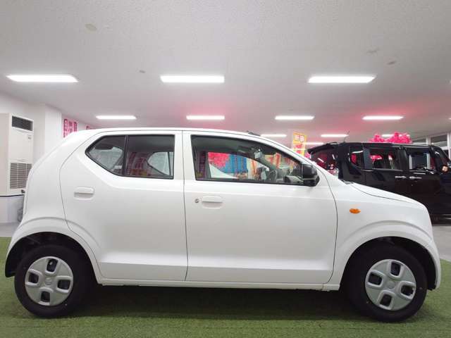 数ある中古車の中から美使用軽専門店静内店の車輌をご覧頂き誠に有難う御座います！日高郡新ひだか町のカリンパショッピングモール内のピンクの看板が目印の車屋さんです♪