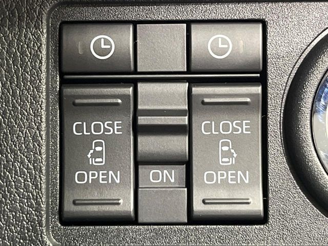 【両側パワースライドドア】スマートキーや運転席のスイッチで後席両側スライドドアの開閉が可能♪電動だから力を入れてドアを開ける必要が無く、小さなお子様でも簡単に開け閉めでき快適です♪