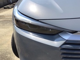 【LEDヘッドライト】ディスチャージヘッドライト（HID）と同等の明るさで、夜道や雨天走行が明るく視界良好！！　フォグライトも装備で、安心感さらにUPです♪安心ドライブを楽しんで下さい♪