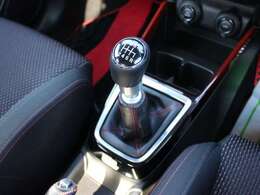 6速マニュアル！クラッチのすべり感もなくマニュアル車でよくダメになるシフトのリンケージのガタもありません！