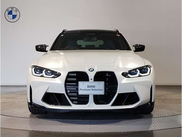 【キドニーグリル】BMWは約90年もの間、ほぼ全ての車両にひと目でBMWだと分かるこの特徴的なフロントグリルが備えられ、デザイン・アイコンとして親しまれてきました。
