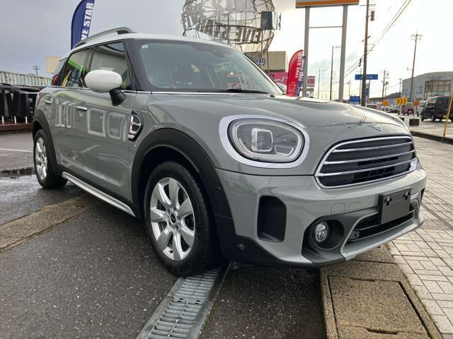 店頭にて展示中ですので、是非、ご来店・お問い合わせ下さい。お待ちしております。