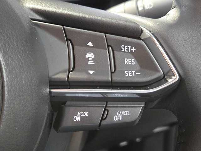 【レーダークルーズコントロール】追従型クルーズコントロールは、レーダーやビデオカメラが前方の車の状況を検知し、状況に合わ