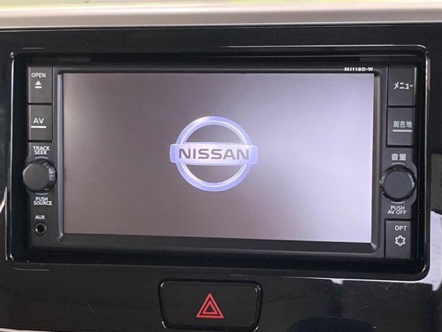 【純正ナビ】人気の純正ナビを装備。オーディオ機能も充実しており、Bluetooth接続すればお持ちのスマホやMP3プレイヤーの音楽を再生可能！毎日の運転がさらに楽しくなります！！