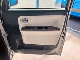 ツートンカラー　スマートアシスト3 両側パワースライドドア　ケンウッドナビ　Bluetooth フルセグTV CDDVD バックモニター　ETC フルオートエアコン　オートリトラミラー　アイドリングストップ　シートヒーター
