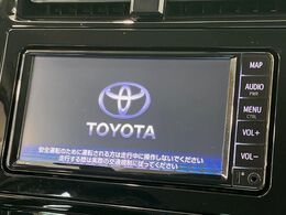 【純正ナビ】人気の純正ナビを装備しております。ナビの使いやすさはもちろん、オーディオ機能も充実！キャンプや旅行はもちろん、通勤や買い物など普段のドライブも楽しくなるはず♪