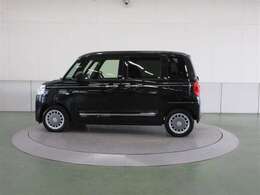 両側にスライドドアを搭載しているので乗り降りを楽にストレスなく行うことができます。