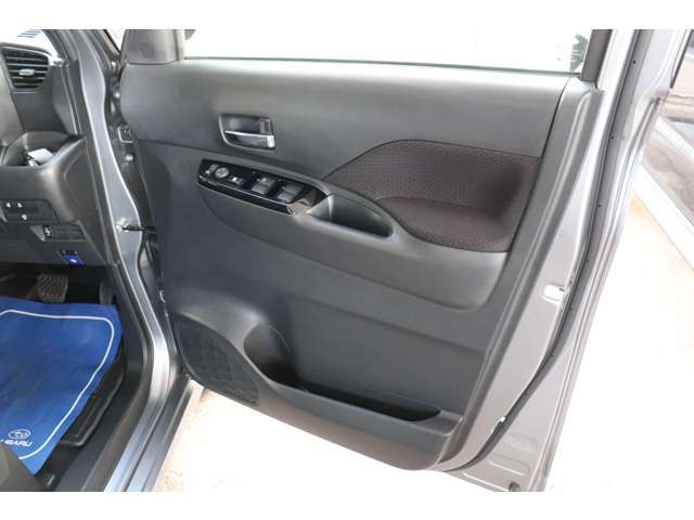 ★運転席側ドア内張★目立つ使用感は殆どございません★