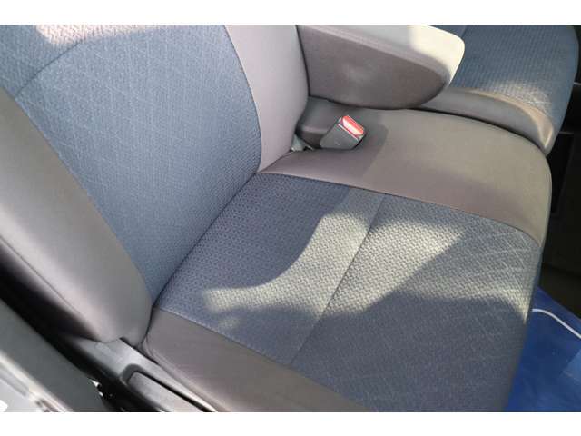 ★運転席シート座面★前オーナーの使用感は殆どございません★