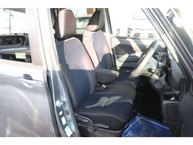 ★運転席シート全体像★目立つ使用感は殆どございません★
