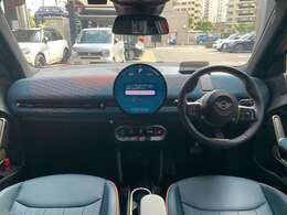 弊社お客様より頂いた下取車やデモカーが在庫の殆どを占めています。車の経歴や整備記録が分かり、ご安心してお車をお選び頂ける正規ディーラーならではのラインナップでございます。