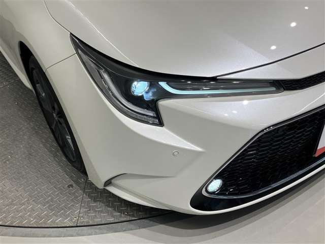 【LEDヘッドライト】消費電力も少なく寿命も長いのがLEDの特徴。HIDのような点灯のタイムラグもなくパッと明るくなるのも特徴のひとつです。
