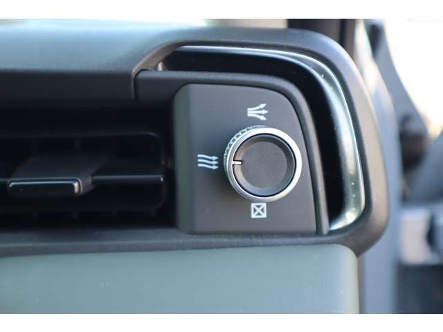 【そよ風アウトレット】フロント左右に配置された「そよ風アウトレット」は、乗員を包み込むような風の膜を作り出します！