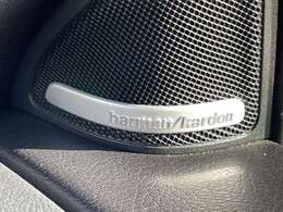 LIBERALAの名前の由来はラテン語で「libera:自由」と「ala:翼」を意味し、それらを組合せた造語です。自由な翼を得て思う存分人生を謳歌して欲しいという願いが込められています