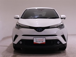 高輝度で点灯速度が速いLEDヘッドライト装備！LEDの明るい光が走行中の視界の確保をサポートして、夜のドライブがより楽しく安全に運転できます♪