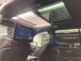 私たちは、お客様のこだわりに合ったお車をご提案します。ジースクエア＝車のあるライフスタイルを演出するセレクトショップです。