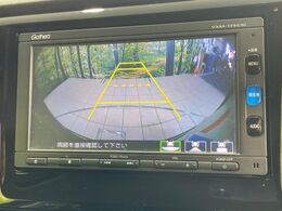 【バックカメラ】駐車時に後方がリアルタイム映像で確認できます。大型商業施設や立体駐車場での駐車時や、夜間のバック時に大活躍！運転スキルに関わらず、今や必須となった装備のひとつです！