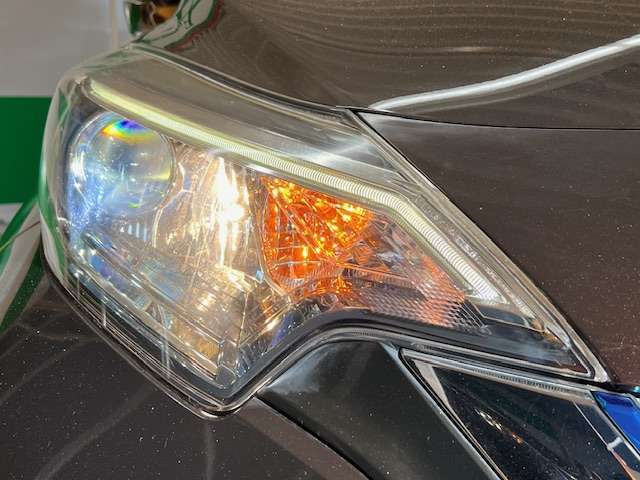 明るいLEDヘッドライトも付いて夜間走行も安心です！