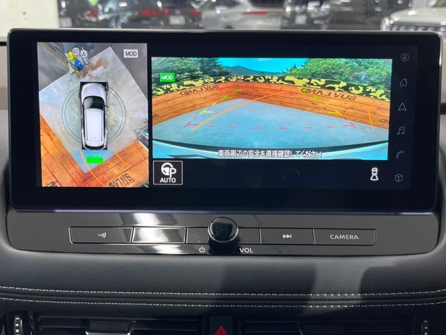 【アラウンドビューモニター】専用のカメラにより、上から見下ろしたような視点で360度クルマの周囲を確認することができます☆死角部分も確認しやすく、狭い場所での切り返しや駐車もスムーズに行えます。