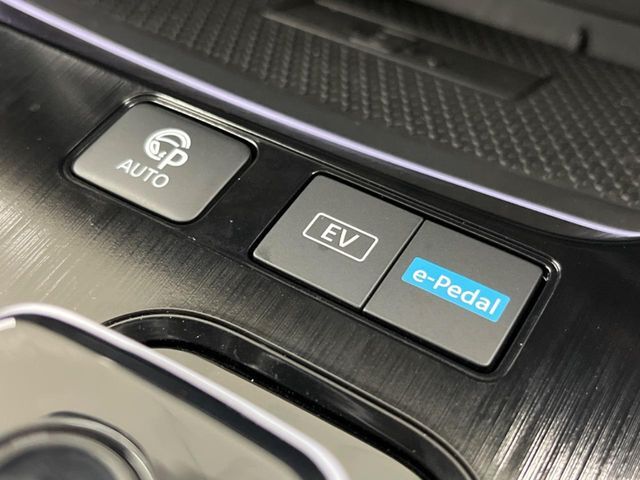 【プロパイロットパーキング】駐車スペースを検知し、スムーズな駐車をアシスト。狭いスペースへの駐車など、駐車に自信の無い方におすすめの機能です♪