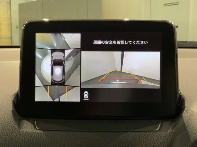 全方位モニターがついています！　車の周囲を360°安全確認できるので、普段の駐車はもちろんの事、縦列駐車や幅寄せの際にも活躍してくれますよ。