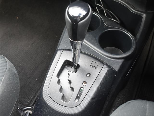 気になる車はすぐにお問い合わせください！画面右側の0066から始まる無料ダイヤルからお問い合わせ下さい！専門スタッフがお車のご質問にお答えいたします！