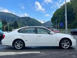 （株）あっぷる関西は業界経験者多数在籍！！新車ディーラー営業・大手中古車ディーラー営業・新車ディーラー整備士など、豊富な知識と経験をお客様の車選びや納車後のサポートをお手伝いさせて頂きます。