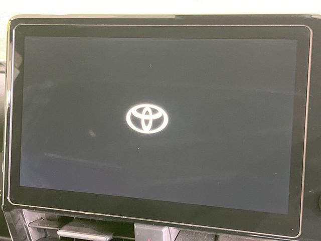 【10.5インチナビ】高級感とインパクトのある大画面ナビを装備。各種オーディオ操作はもちろん、スマホ連携もできる利便性の高いナビです♪