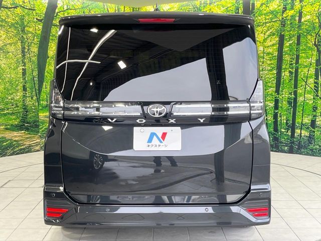 安心の最長10年・走行無制限保証（有償）をご用意。保証内容も充実はもちろん、無料点検＆オイル交換や、年中無休の全国・24時間ロードサービスも付帯されておりますのでご安心下さい。