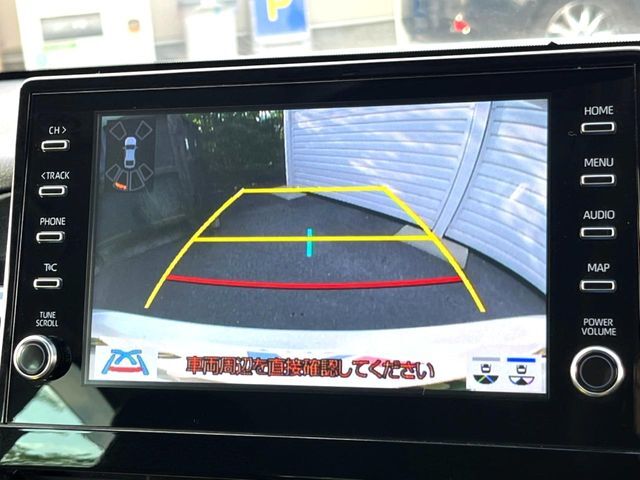 【バックカメラ】駐車時に後方がリアルタイム映像で確認できます。大型商業施設や立体駐車場での駐車時や、夜間のバック時に大活躍！運転スキルに関わらず、今や必須となった装備のひとつです！