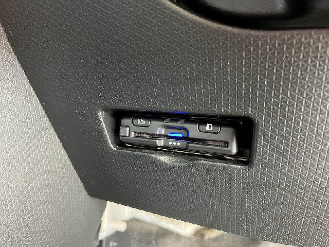 内装はルームクリーニング（室内清掃）後の納車となります♪♪　　プロスタッフがまごころ込めて仕上げます！！