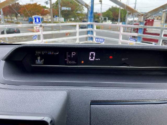 展示場はコーナー別に分かれています。セダン、コンパクトカー、軽スライド、軽ハッチバック等メーカー問わずで展示中！未使用車もございますのでぜひともご来場くださいませ！！