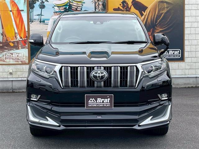 当社カスタムを施した自慢の一台です。自社で仕入れし、一台一台どのようなカスタムをするか、専門スタッフがデザインし、商品化しておりますので、個性光る一台に仕上がっております！！