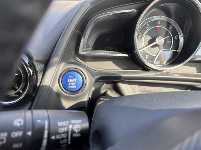 この度は当店のお車をご覧いただき、誠にありがとうございます。ぜひじっくりとご検討下さい。気軽にお問合せ・お見積りお待ちしております。
