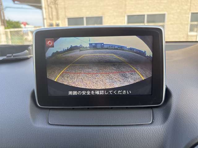 後方確認をサポート！バックカメラ付き！